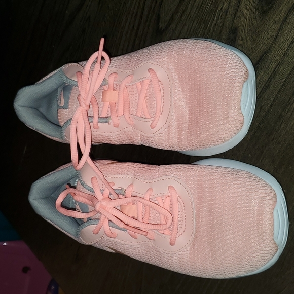 Nike Rosche Run Tennis Shoes 6.5Y (Youth) or 8-8.5W (Women's) - Picture 2 of 8